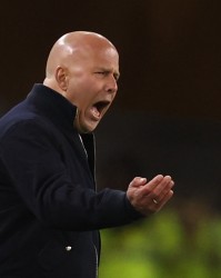 开云体育在线玩-斯洛特：未能将创造的机会转化为进球，最后时刻丢球已不感到意外