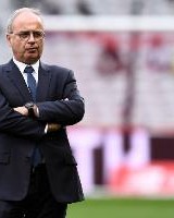 记者：坎波斯仍在与巴黎谈续约，他不是曼联蓝军考虑的管理层人选