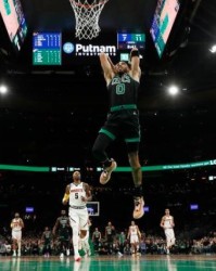 开云体育在线玩-【现场】花园球馆上演对轰大战 绿军延续疯狂表现